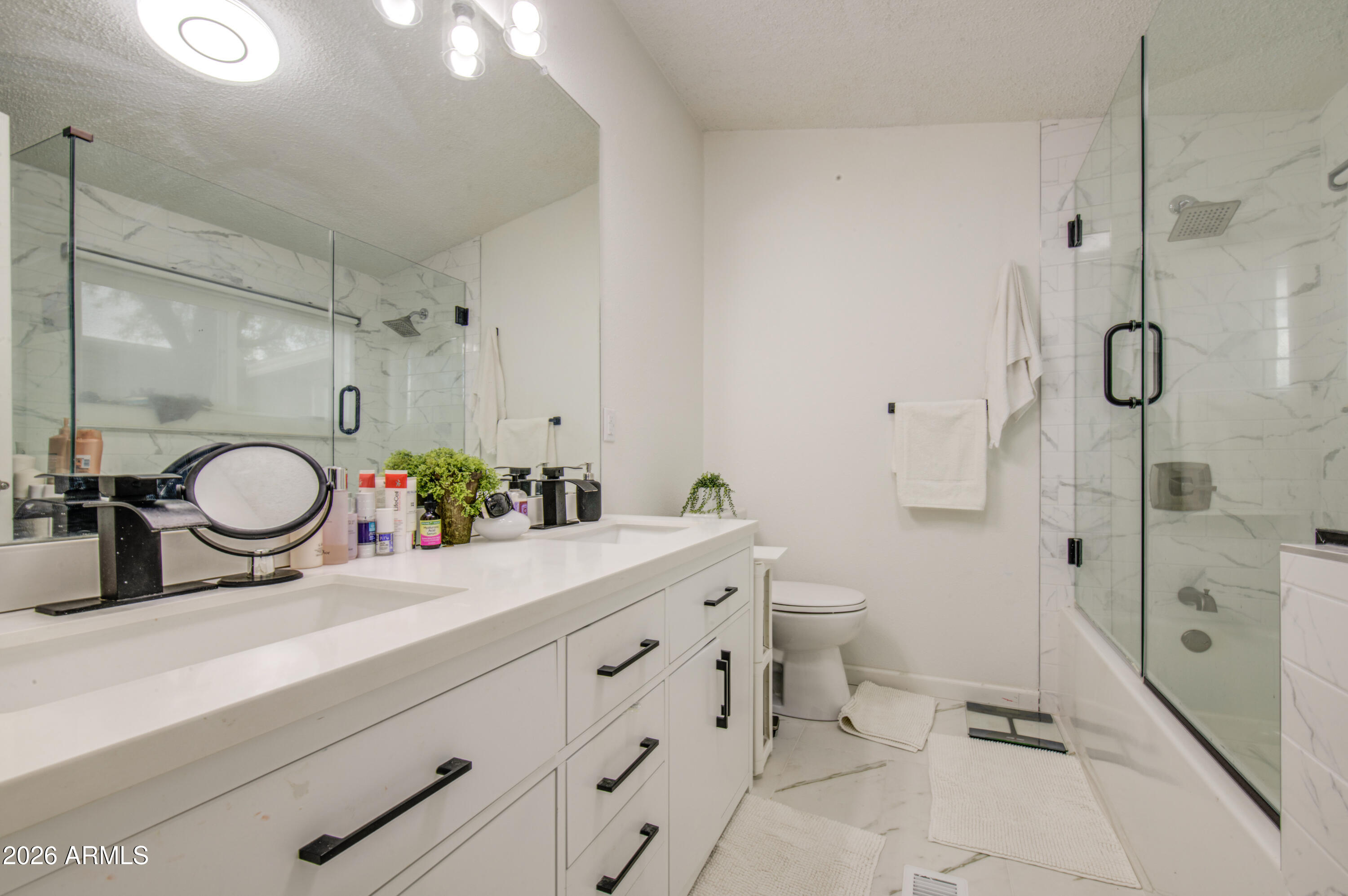 2000 South Apache Road, Unit 61 Buckeye, AZ 85326 - Photo 6 of 11 Clemen Master Bathroom