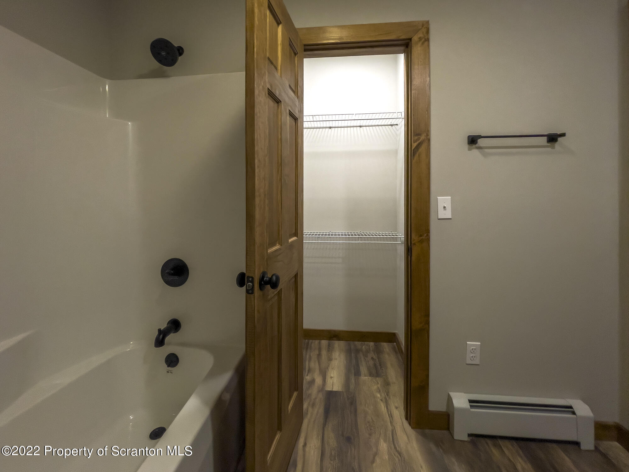 311 Jubinsky Road Waymart, PA 18472 - Photo 18 of 89 a bathroom with a bathtub and a shower