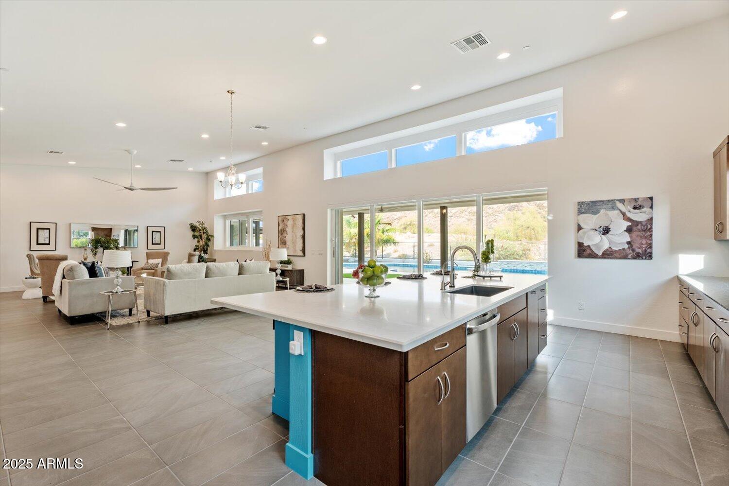 9527 South 13th Way Phoenix, AZ 85042 - Photo 10 of 44 50-A7406394