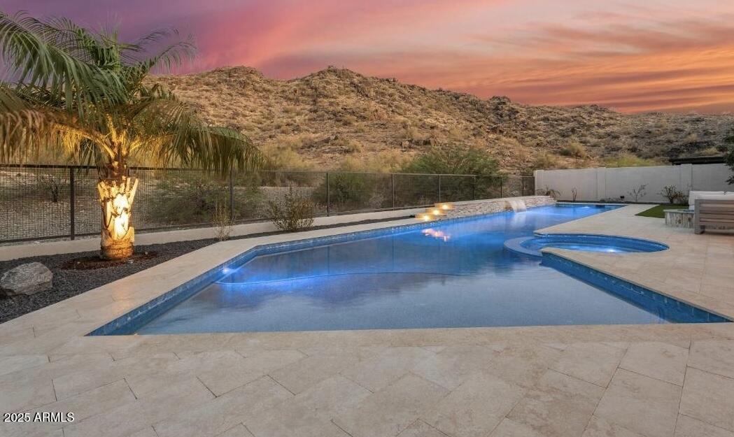 9527 South 13th Way Phoenix, AZ 85042 - Photo 23 of 44 a view of a terrace with a bench