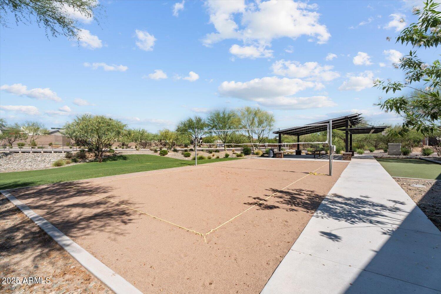 9527 South 13th Way Phoenix, AZ 85042 - Photo 41 of 44 a view of outdoor space with garden