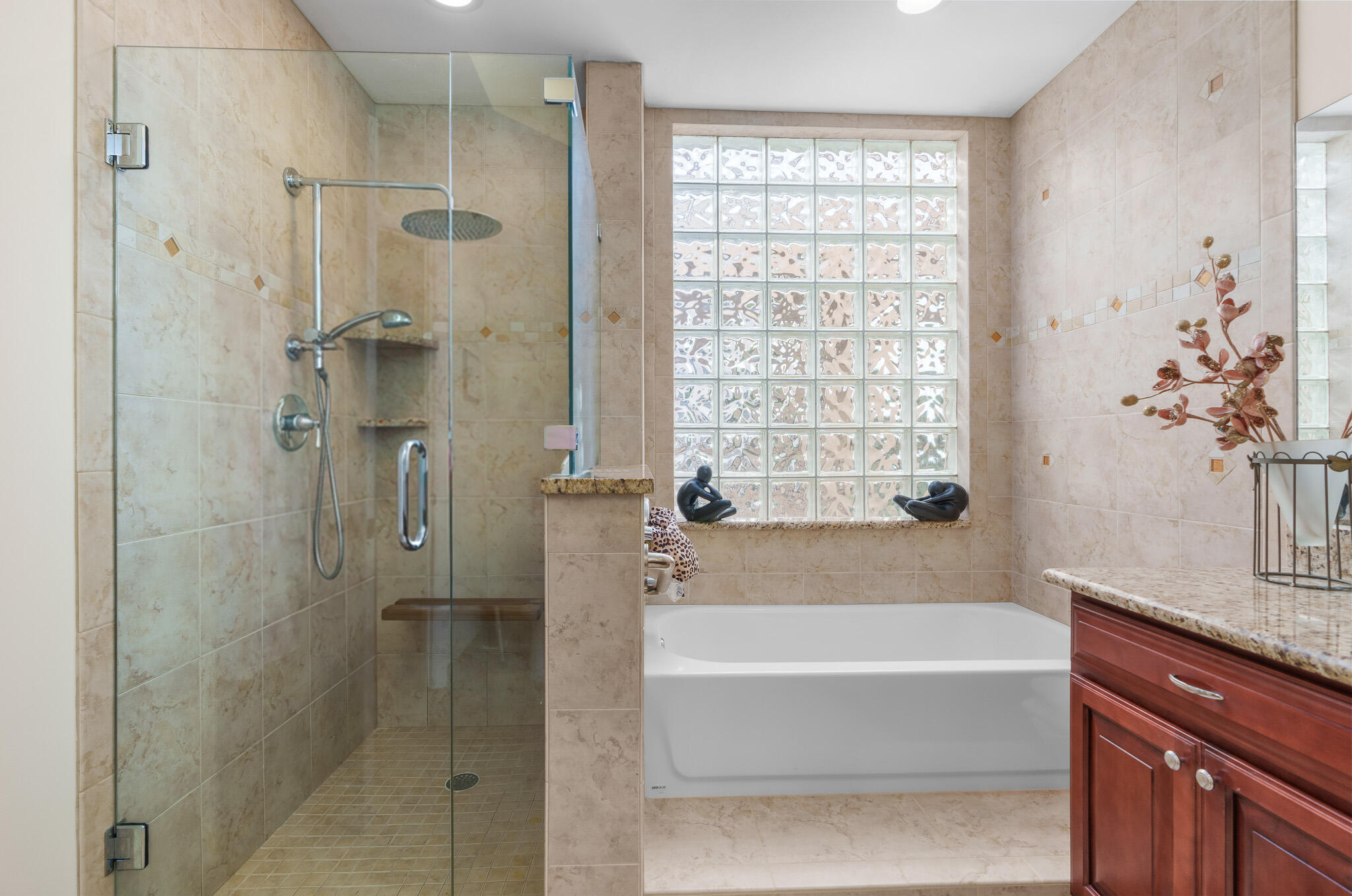 7546 La Paz Boulevard, Unit 405 Boca Raton, FL 33433 - Photo 20 of 43 20251216-DSC06053-Edit