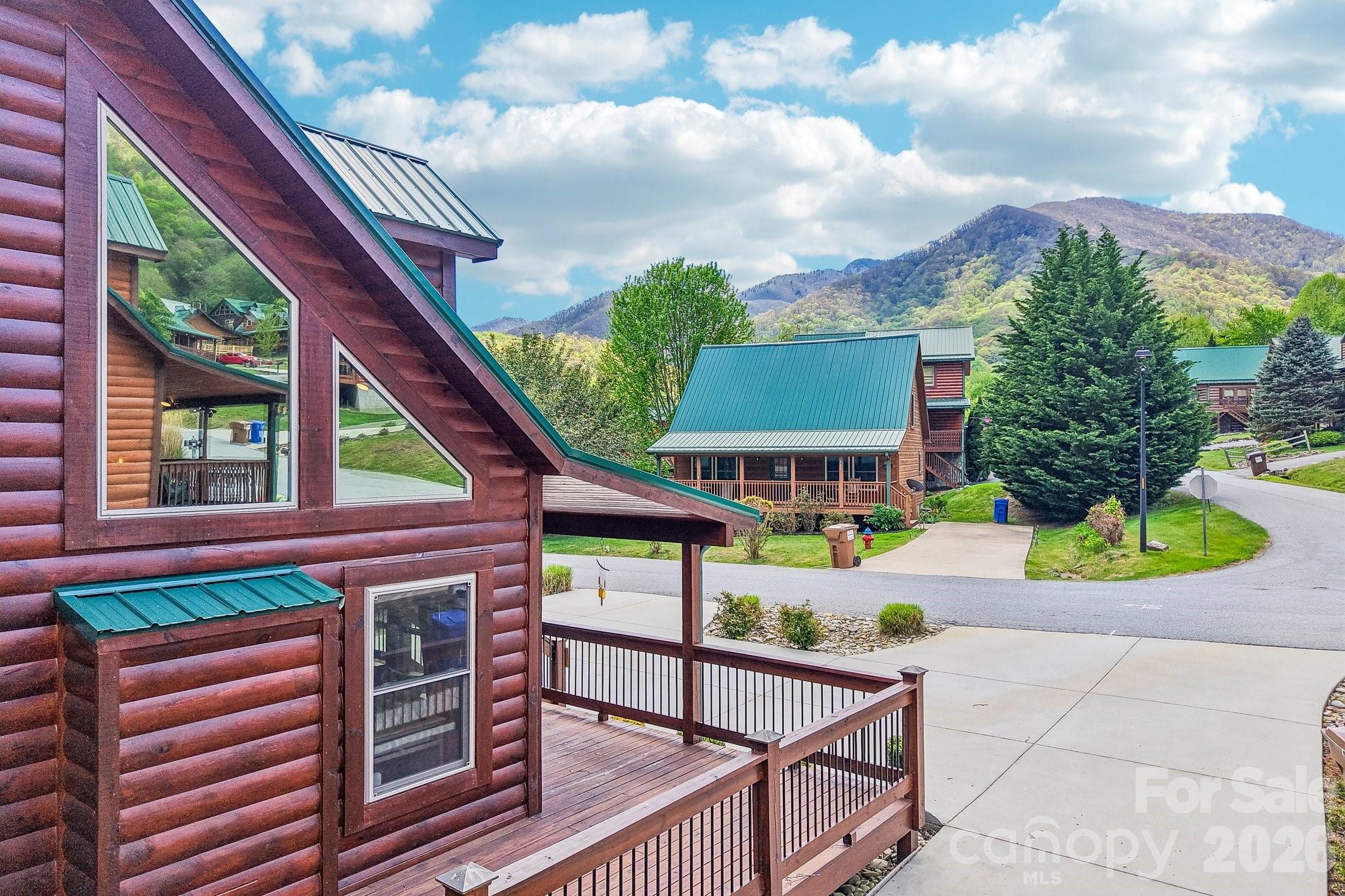 589 Panoramic Loop Maggie Valley, NC 28751 - Photo 2 of 47
