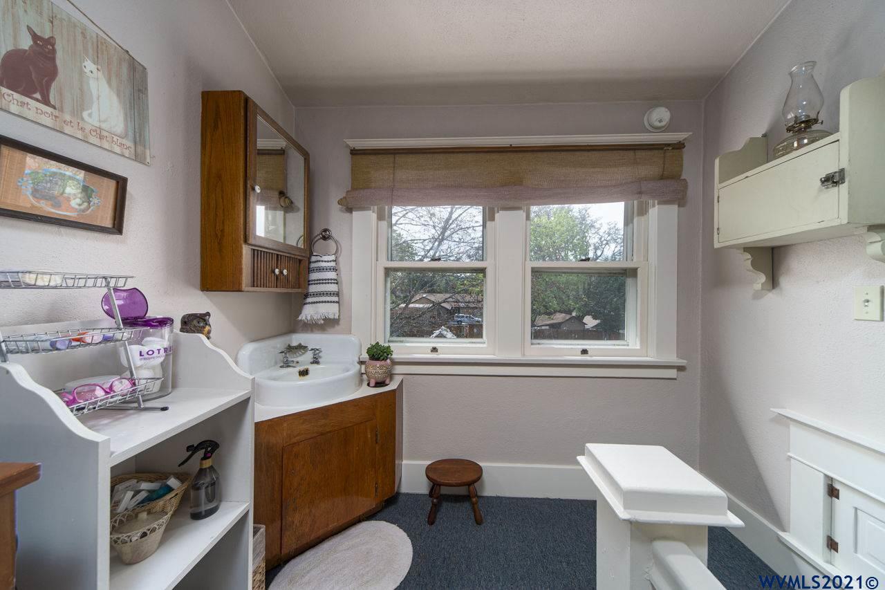 573 Southwest Levens Street Dallas, OR 97338 - Photo 19 of 42 Gallery Image 19
