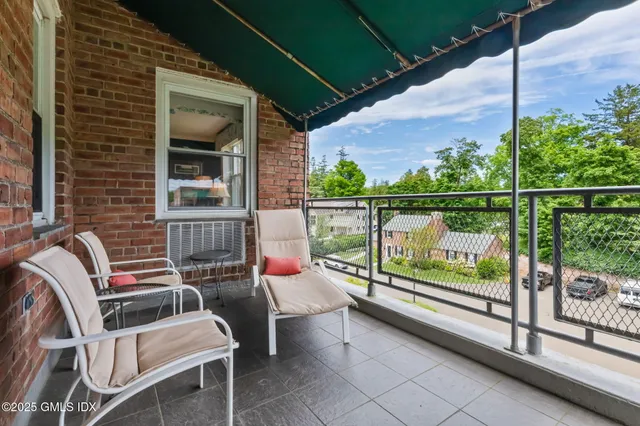 $995,000 | 4 Putnam Hill, Unit 4G, Greenwich, CT 06830