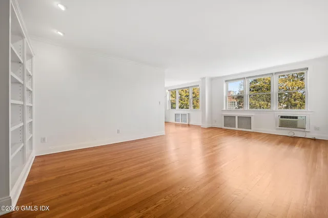 $995,000 | 4 Putnam Hill, Unit 4G, Greenwich, CT 06830