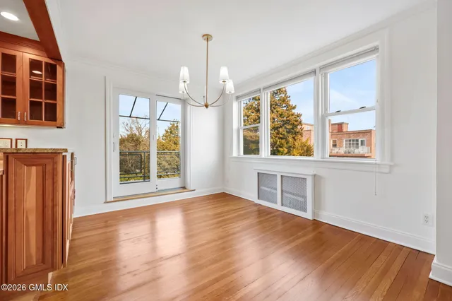 $995,000 | 4 Putnam Hill, Unit 4G, Greenwich, CT 06830