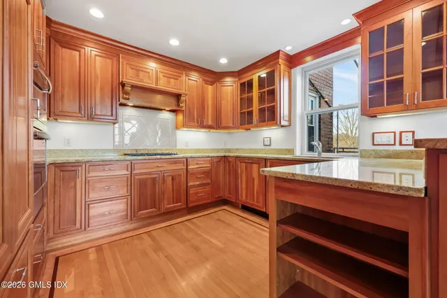 $995,000 | 4 Putnam Hill, Unit 4G, Greenwich, CT 06830