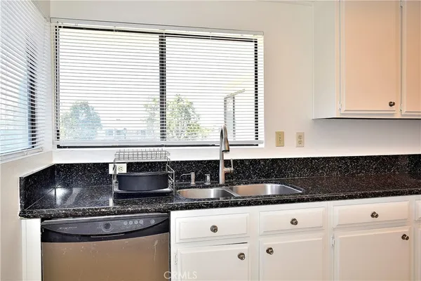 $3,100 | 205 Tarocco, Irvine, CA 92618