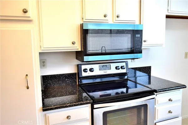 $3,100 | 205 Tarocco, Irvine, CA 92618