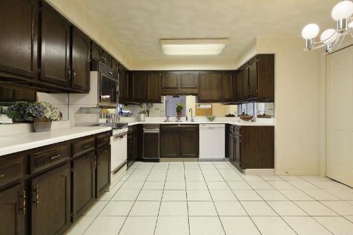 1621 Mission Hills Road, Unit 108 Northbrook, IL 60062 - Photo 4 of 8