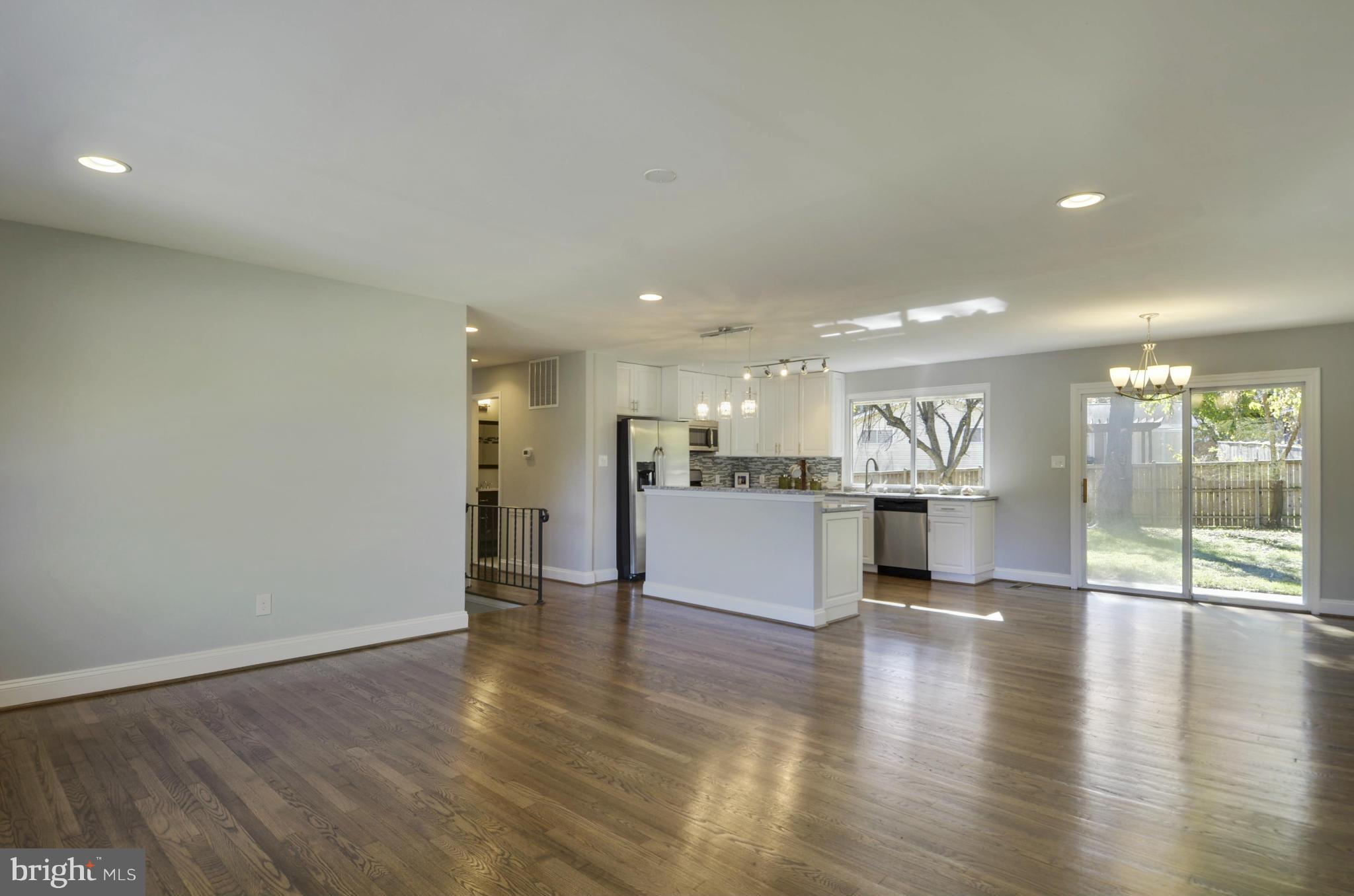 9622 McAlpine Road Silver Spring, MD 20901 - Photo 27 of 29 Living Room