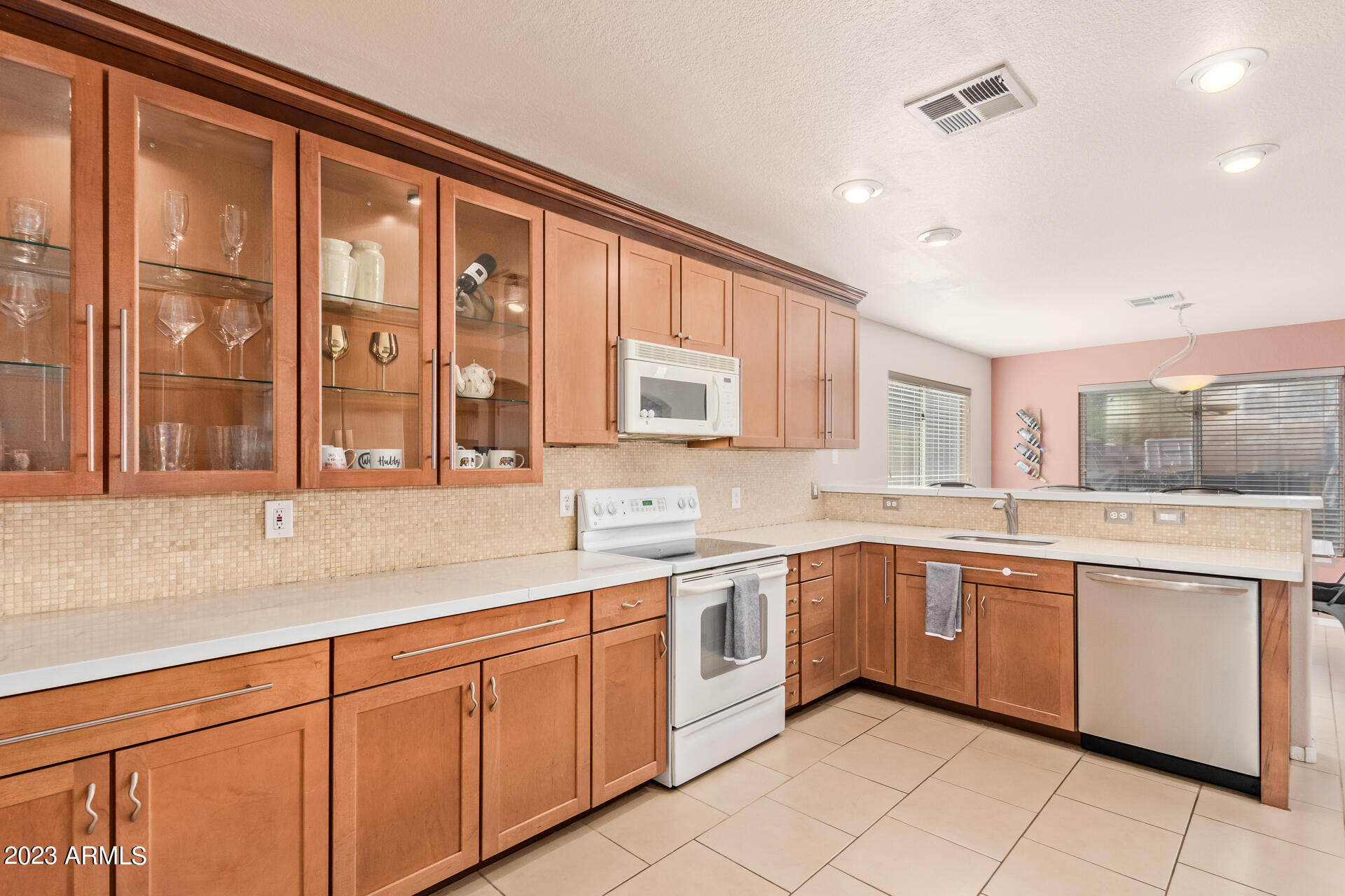 1123 West Wagoner Road Phoenix, AZ 85023 - Photo 4 of 34 18 Wagoner 1123