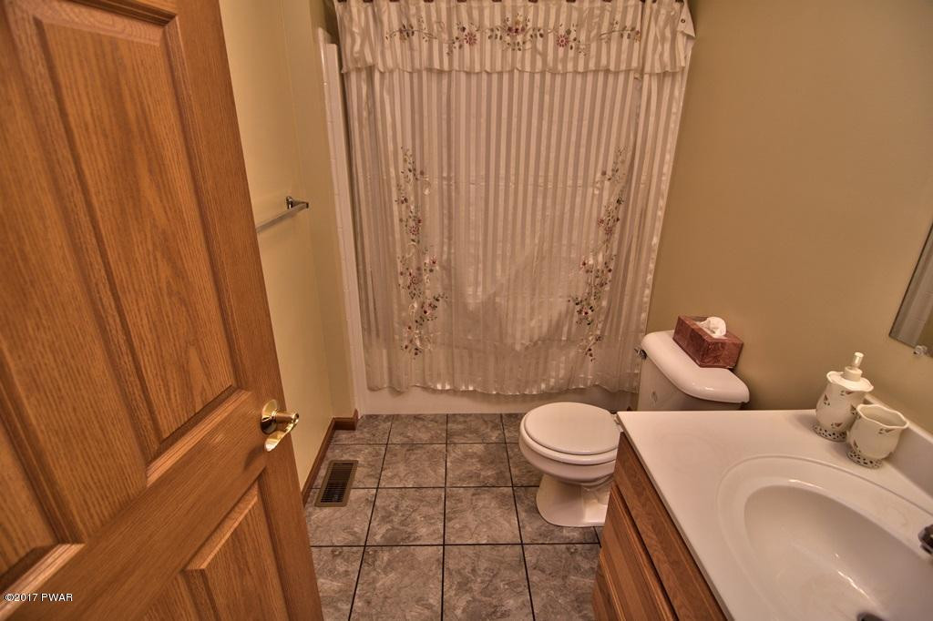2712 Boulder Road Lake Ariel, PA 18436 - Photo 20 of 69