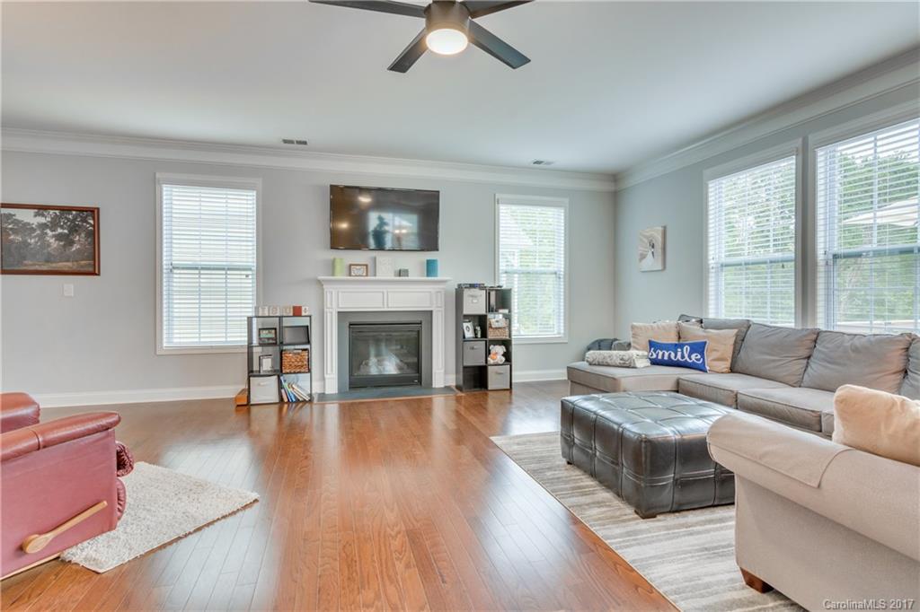 9131 Inverness Bay Road Charlotte, NC 28278 - Photo 8 of 24 Gallery Image 8