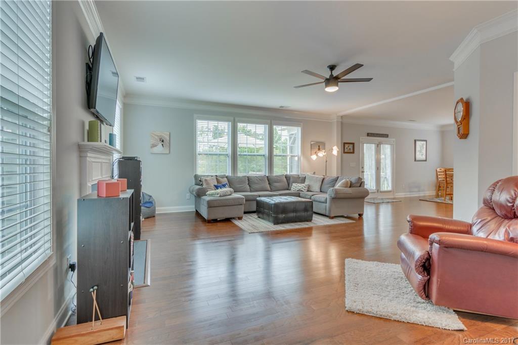 9131 Inverness Bay Road Charlotte, NC 28278 - Photo 9 of 24 Gallery Image 9