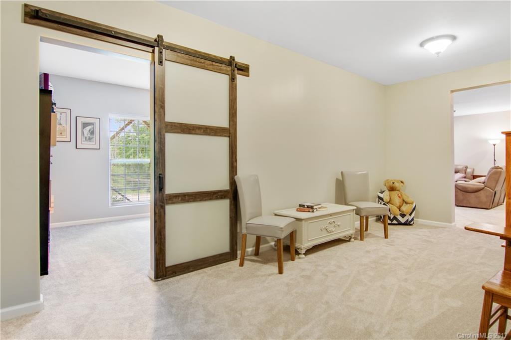 9131 Inverness Bay Road Charlotte, NC 28278 - Photo 10 of 24 Gallery Image 10