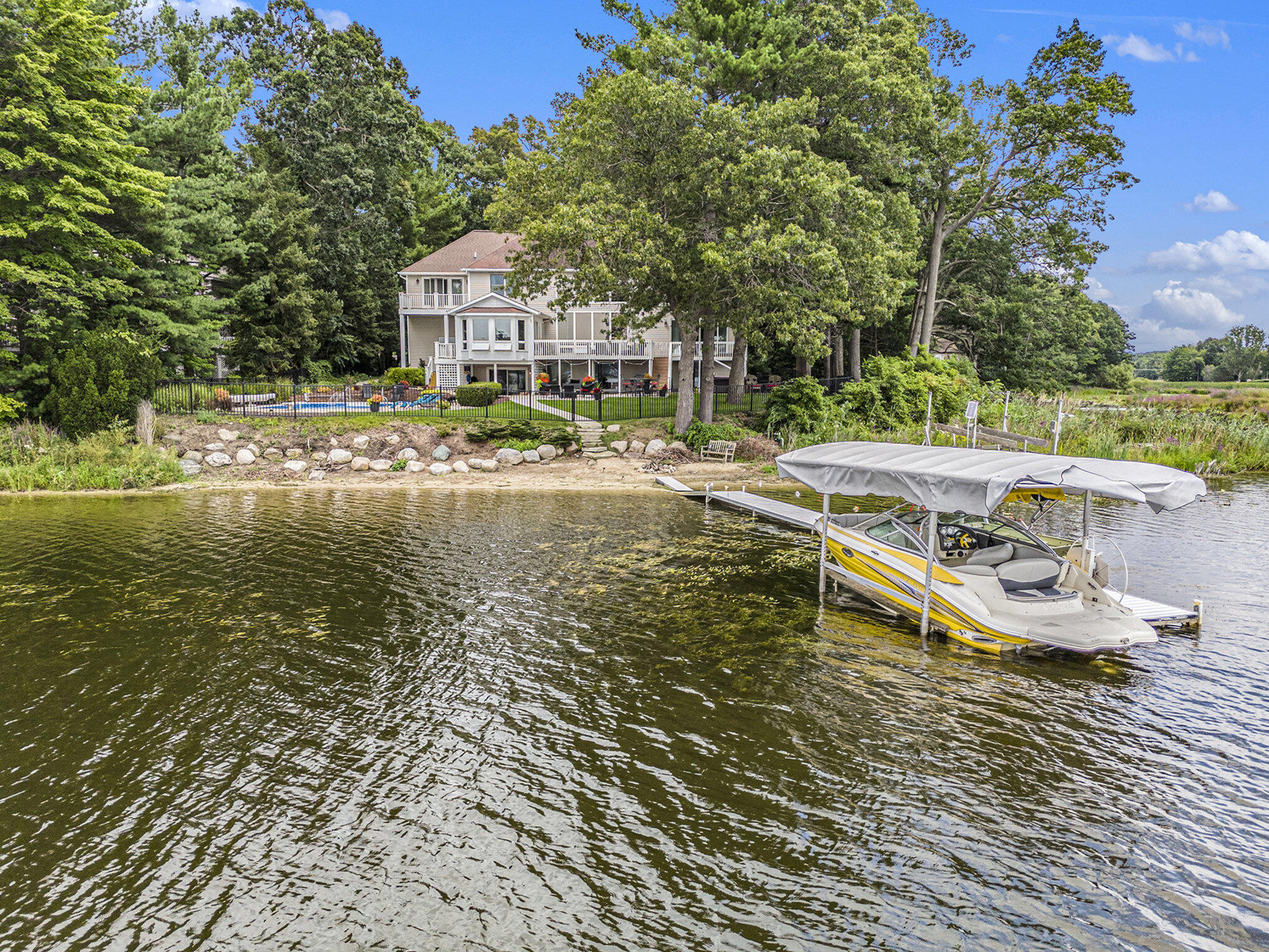 15518 Oak Ridge Drive Spring Lake, MI 49456 - Photo 6 of 68 055_photo_aug_19_2024_3_45_52_pm_85
