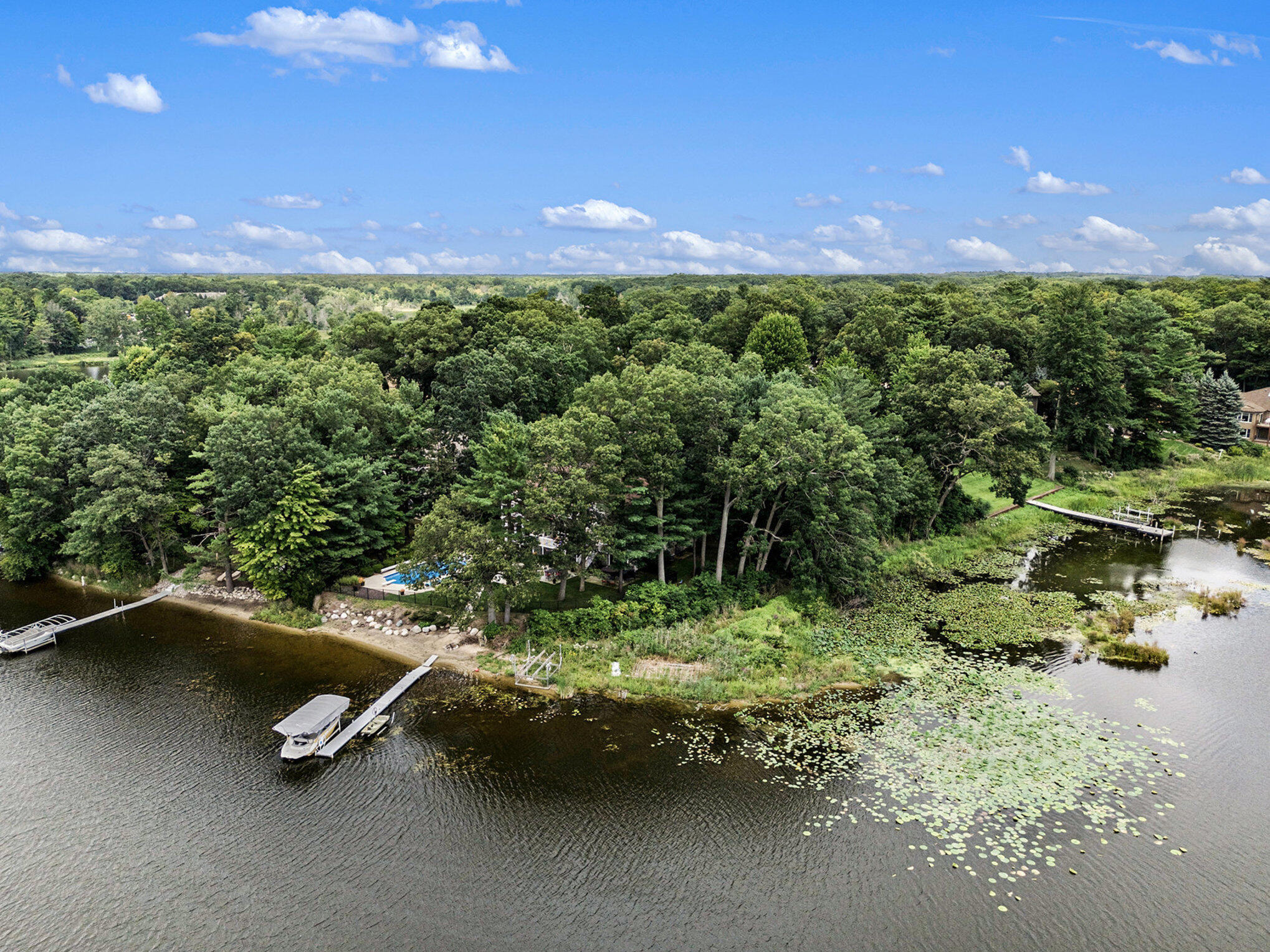 15518 Oak Ridge Drive Spring Lake, MI 49456 - Photo 7 of 68 058_photo_aug_19_2024_3_46_29_pm_1_943