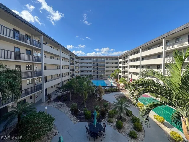 $1,510 | 2121 Collier Avenue, Unit 316, Fort Myers, FL 33901
