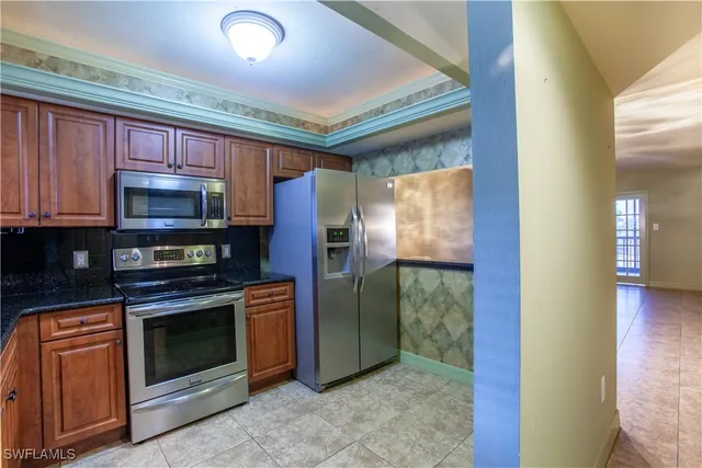 $1,510 | 2121 Collier Avenue, Unit 316, Fort Myers, FL 33901