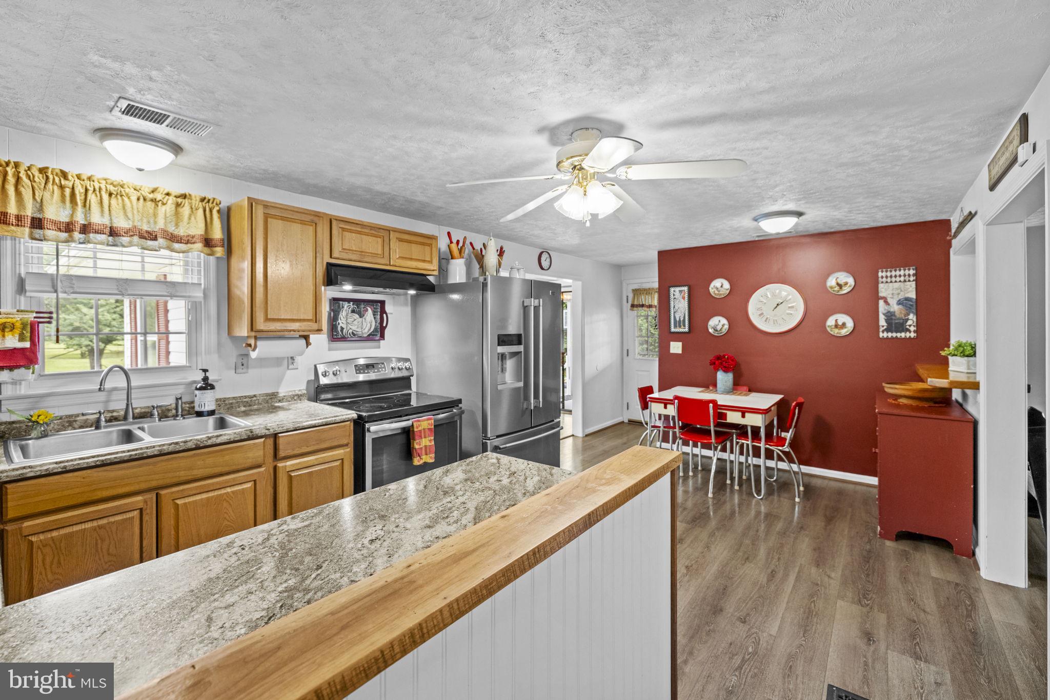 171 Triple J Road Berryville, VA 22611 - Photo 23 of 95 Craftsman touches add character & warmth.