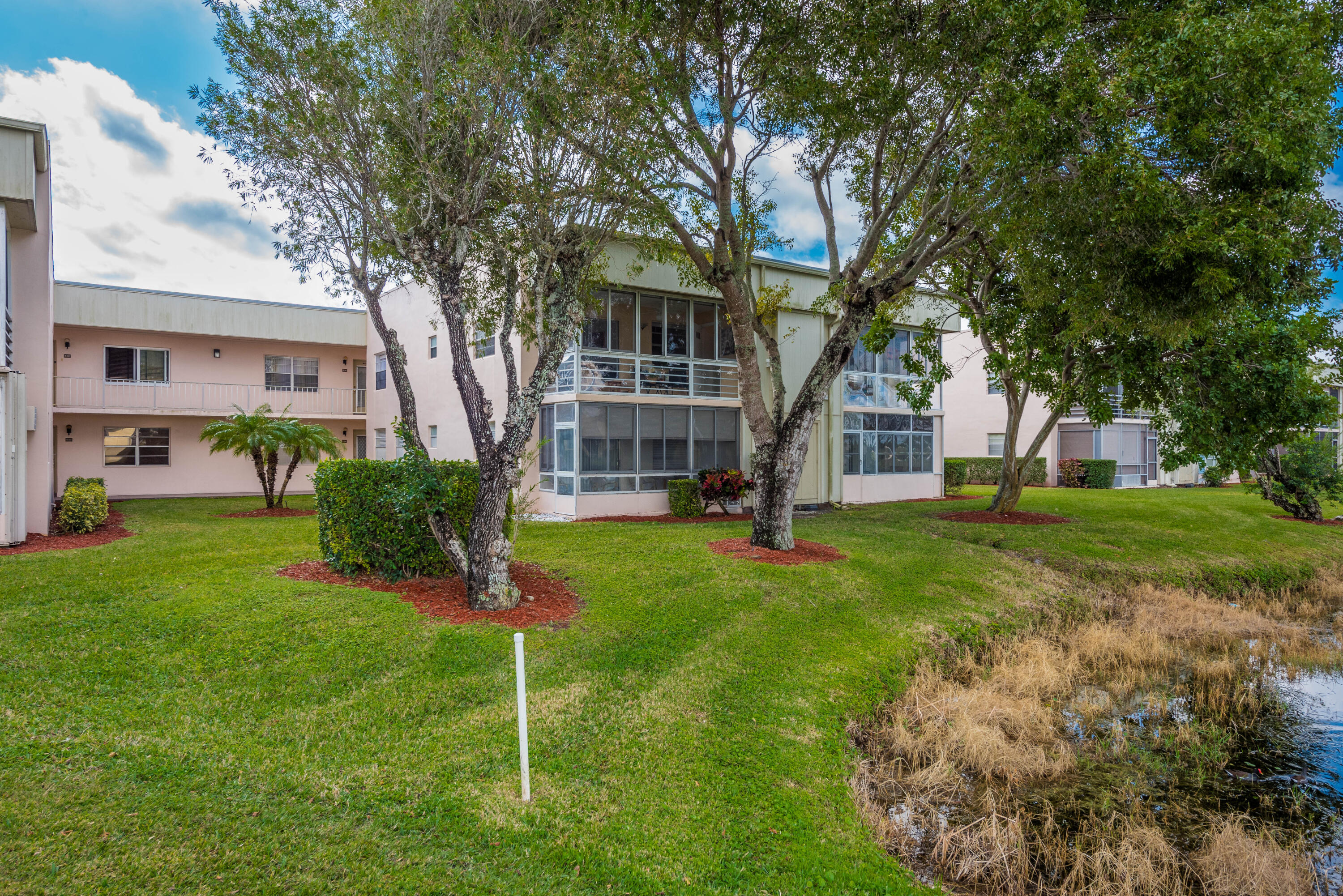 369 Capri H, Unit 369 Delray Beach, FL 33484 - Photo 25 of 36 369 Capri H Kings Point -32