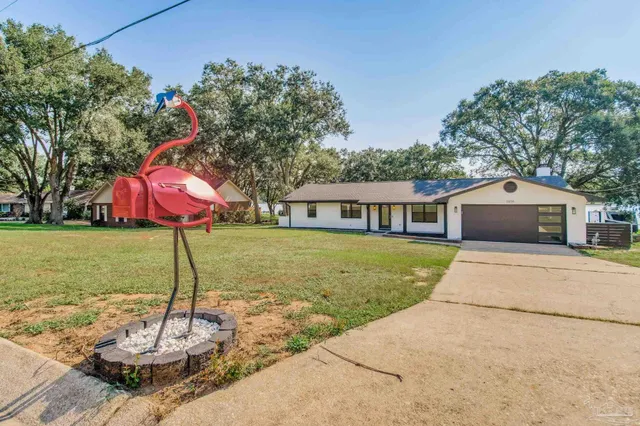 $2,600 | 5894 West Shore Drive, Pensacola, FL 32526