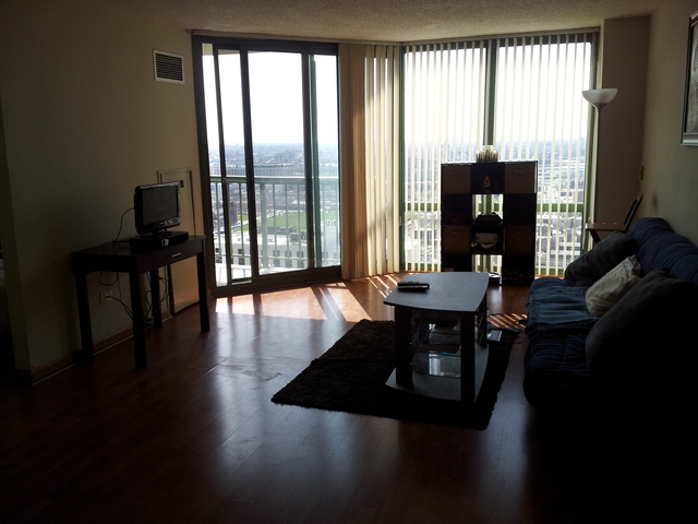 111 West Maple Street, Unit 2511 Chicago, IL 60610 - Photo 3 of 8