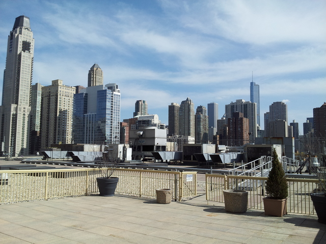 111 West Maple Street, Unit 2511 Chicago, IL 60610 - Photo 7 of 8