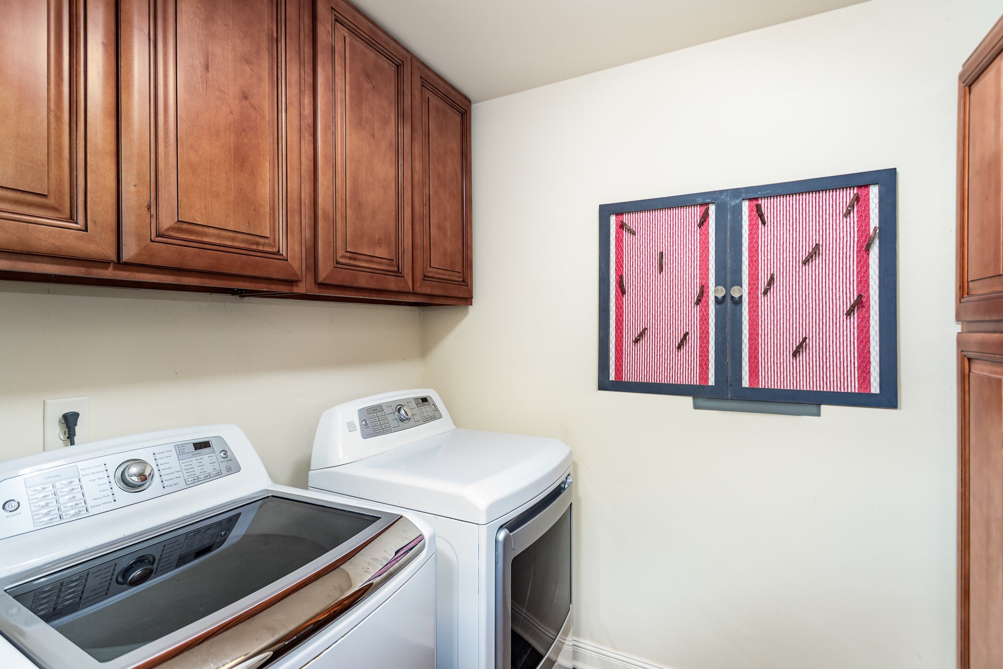 884 Pinnacle Hill Road Kingston Springs, TN 37082 - Photo 16 of 55 a utility room with dryer and washer