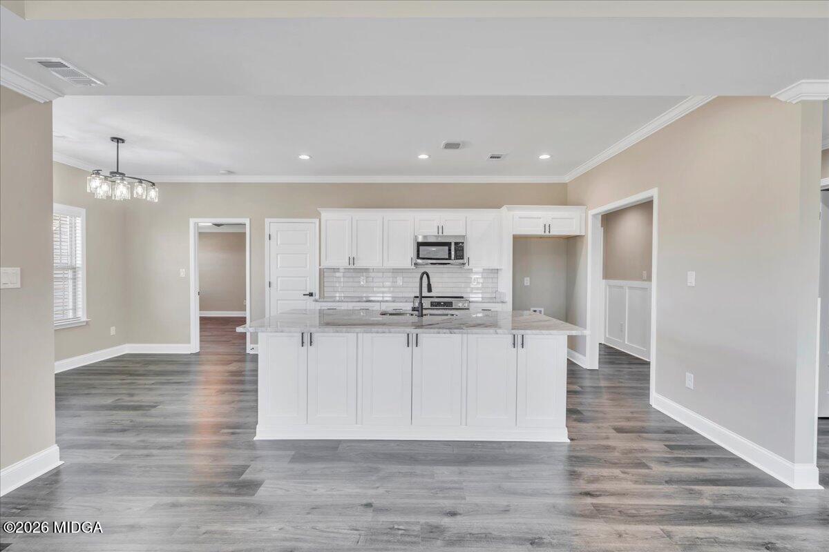 104 Early Drive Byron, GA 31008 - Photo 16 of 58 15 - Living Room and Kitchen 3