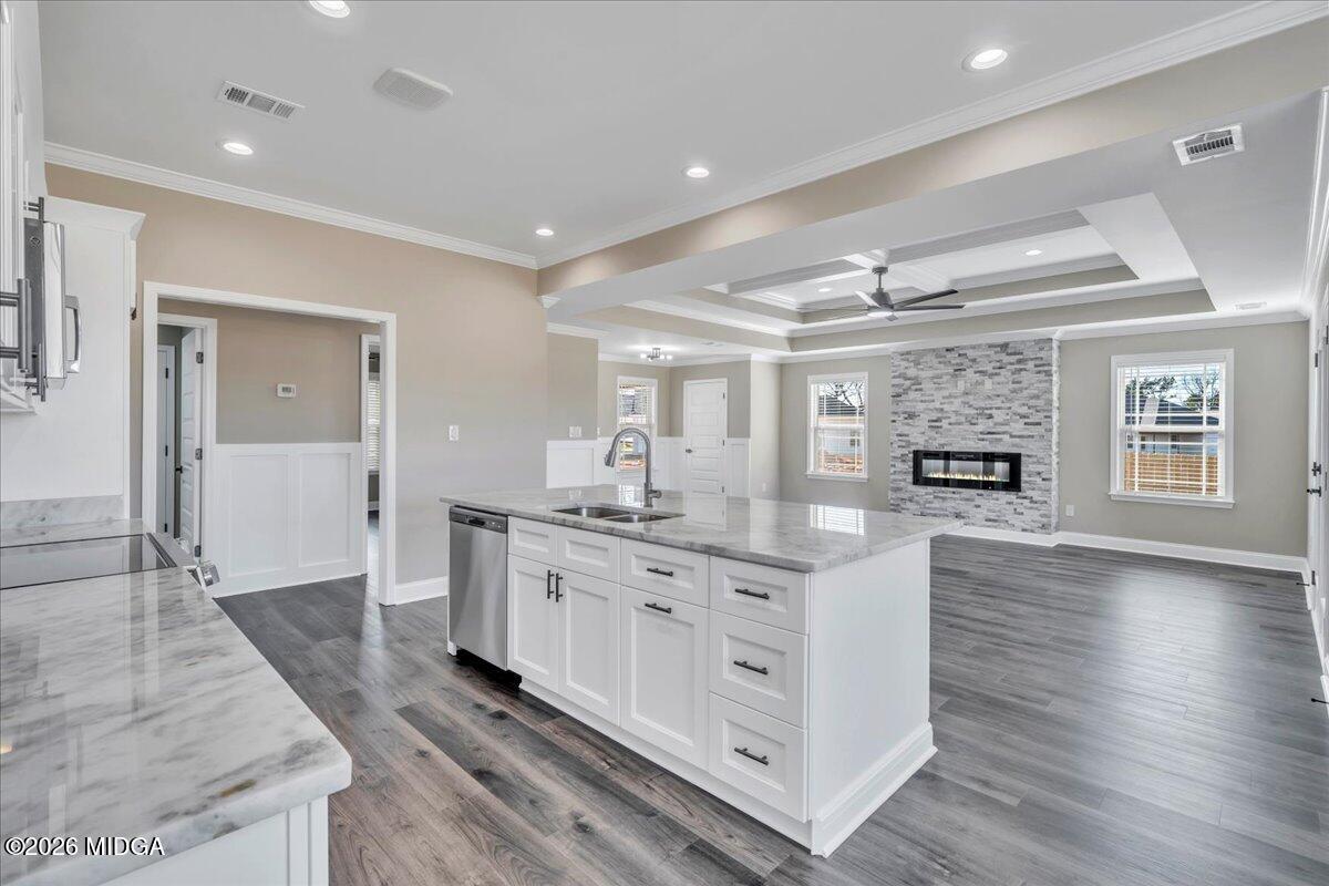 104 Early Drive Byron, GA 31008 - Photo 20 of 58 19 - Kitchen and Living Room
