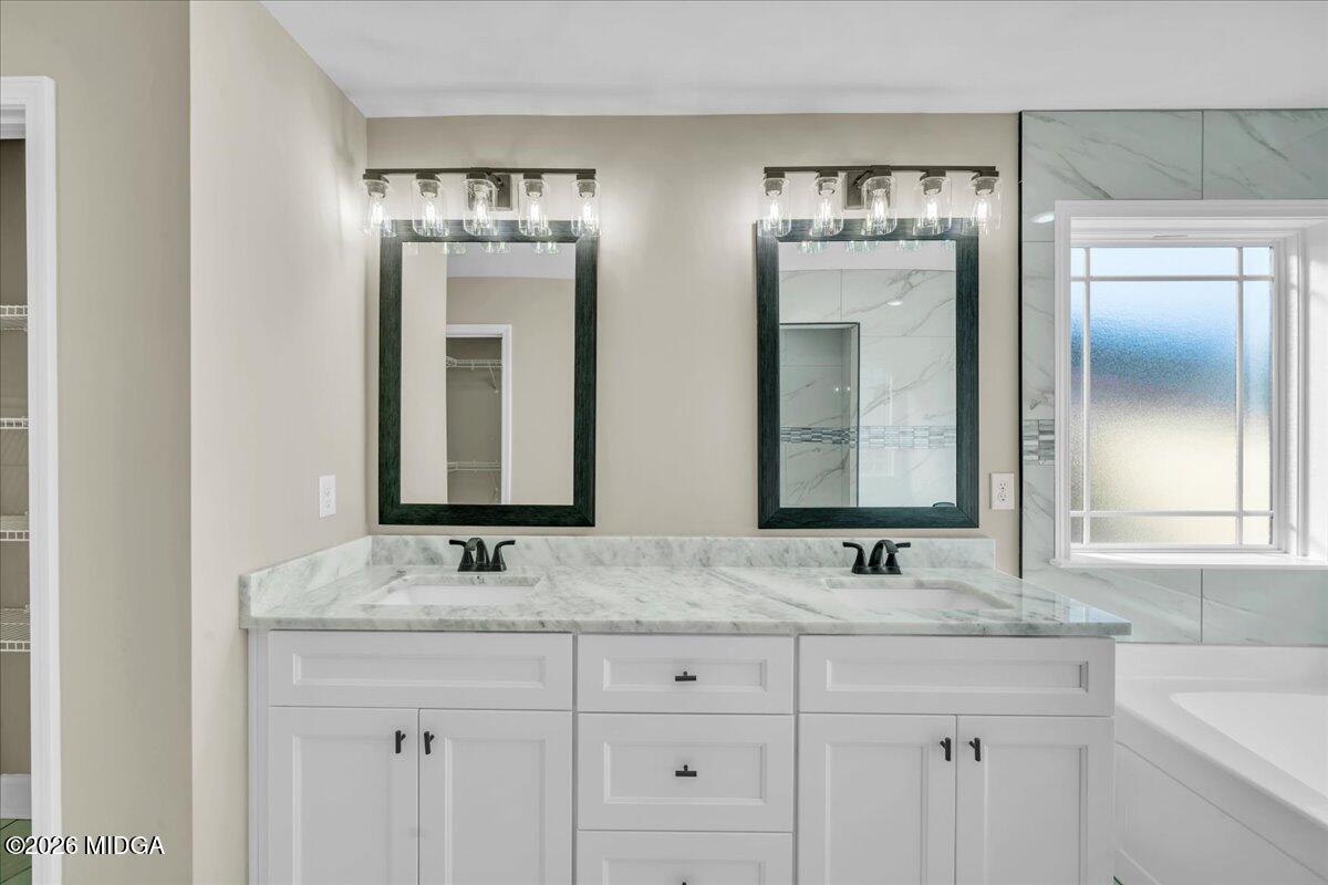 104 Early Drive Byron, GA 31008 - Photo 29 of 56 31 - Owner Suite Bath 3