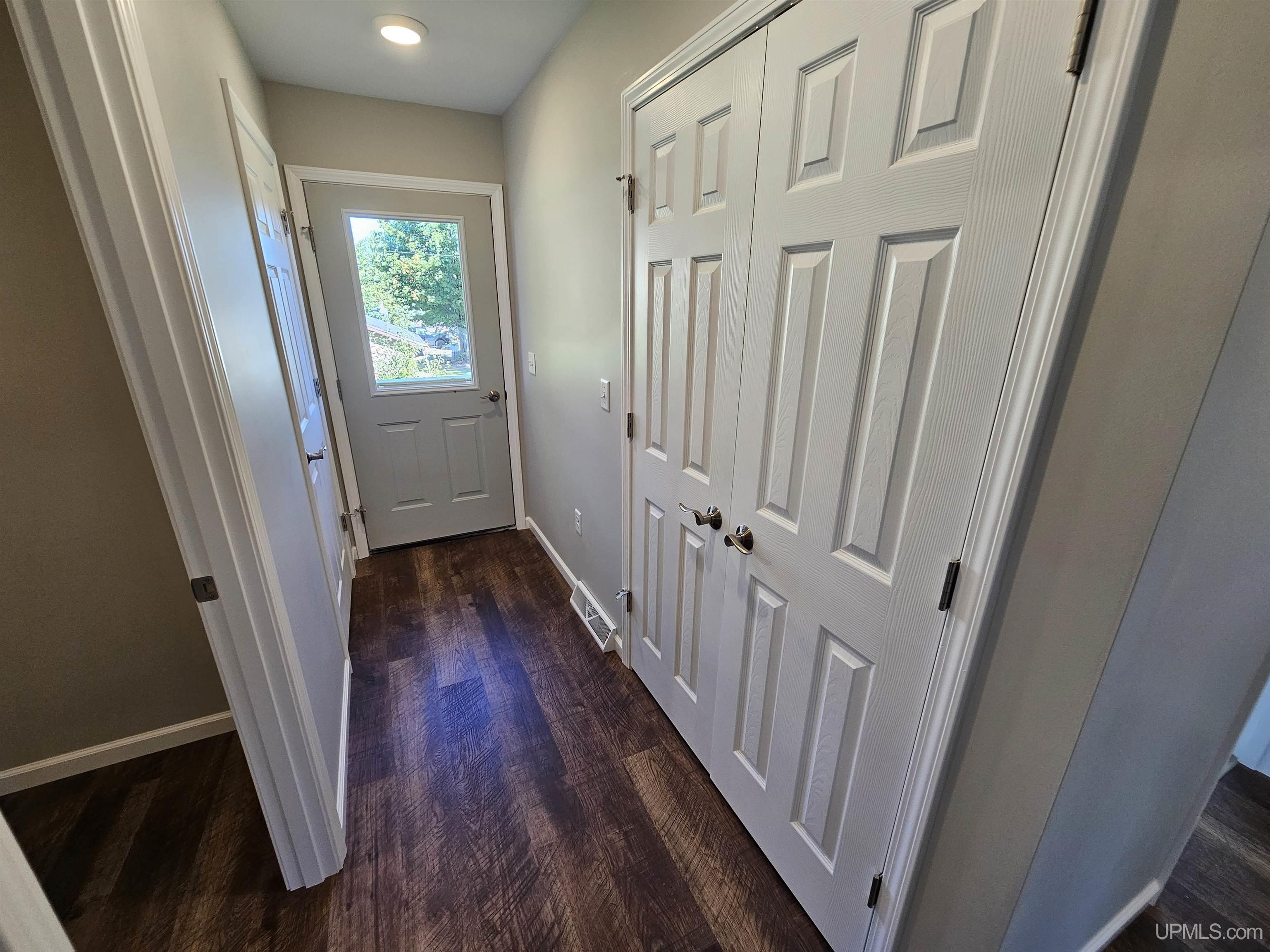 175 Silver Street Ishpeming, MI 49849 - Photo 14 of 24