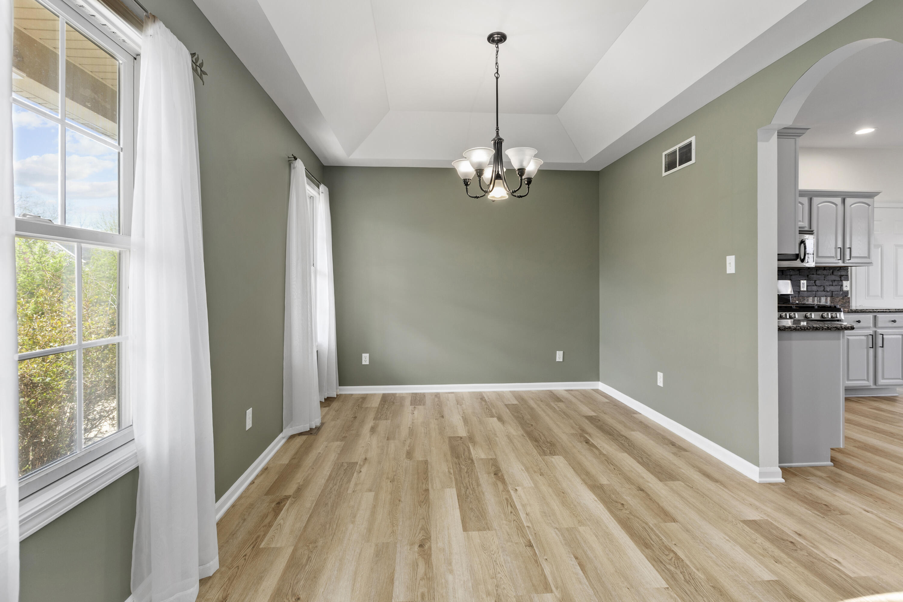 243 Eagle Ridge Drive Valparaiso, IN 46385 - Photo 11 of 52 3000x2000