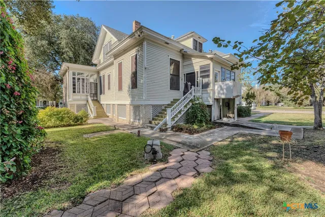 $574,000 | 524 St Peter Street, Gonzales, TX 78629