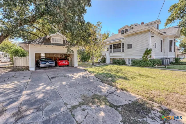 $574,000 | 524 St Peter Street, Gonzales, TX 78629