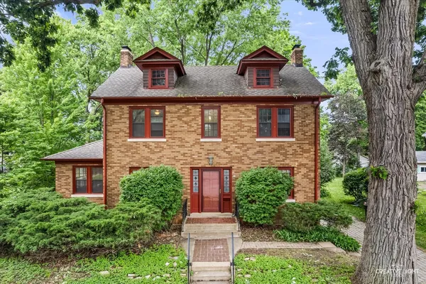 $300,000 | 32 School Street, Geneva, IL 60134