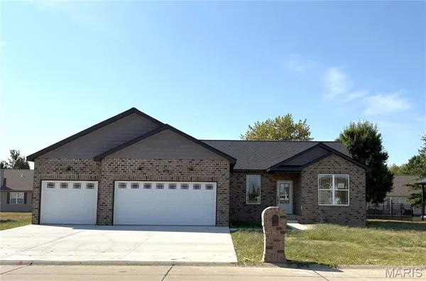 $449,000 | 113 Adderly Lane, Millstadt, IL 62260