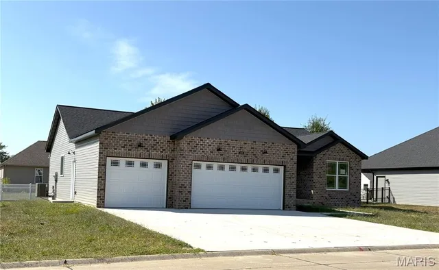 $452,900 | 113 Adderly Lane, Millstadt, IL 62260