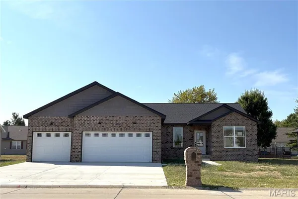 $449,000 | 113 Adderly Lane, Millstadt, IL 62260
