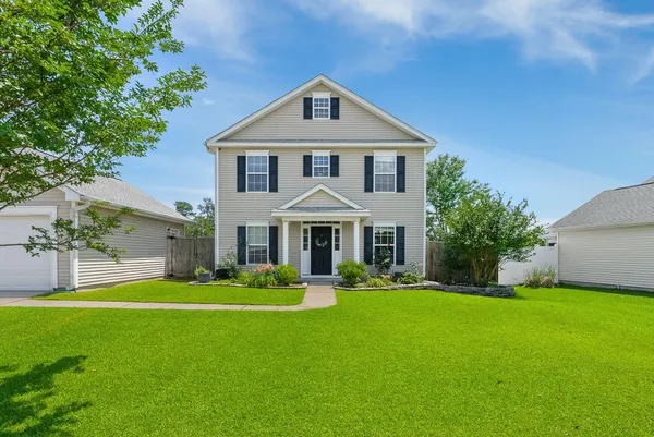 $389,000 | 303 Seneca River Drive, Summerville, SC 29485