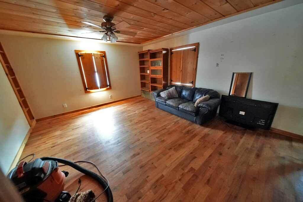 352 Fullerton Road Monticello, ME 04760 - Photo 22 of 87 maine-homestead-den