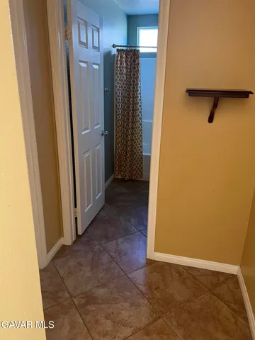 a view of entryway with elevator