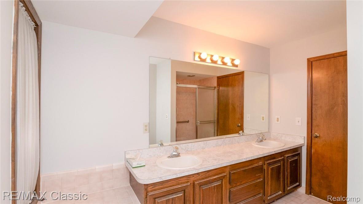688 Sunlight Drive Rochester, MI 48309 - Photo 57 of 63 deleted_30.jpg
