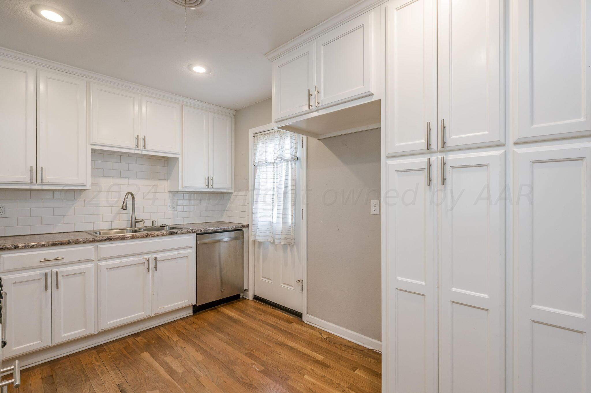 4340 South Polk Street Amarillo, TX 79110 - Photo 8 of 17 Kitchen-2