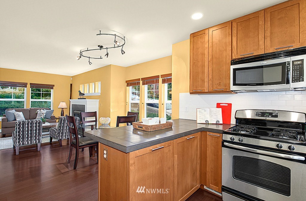 3205 Southwest Raymond Street Seattle, WA 98126 - Photo 8 of 21 Gallery Image 8
