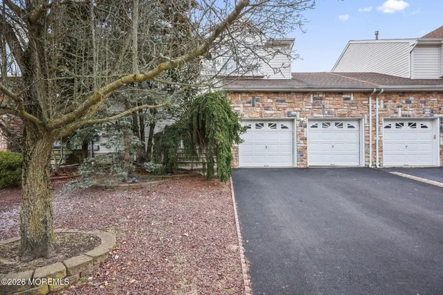 $4,000 | 10 Kinglet Avenue, Marlboro, NJ 07746