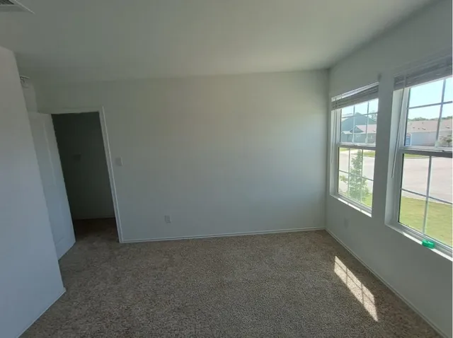 $2,000 | 100 Tugboat Annie Way, Jarrell, TX 76537